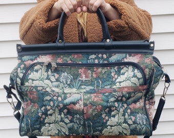Vintage Floral Carpet bag. Large Vintage overnight bag. Vintage travel bag. Vintage Atlantic Tapestry Travel Bag.