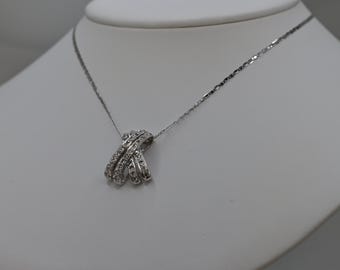 18K White Gold Diamond Hugs Pendant Necklace