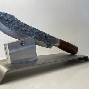 Professional chef knife with damascus blade