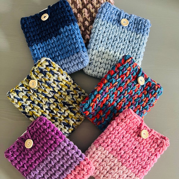 Étui au crochet pour Kindle ou liseuse. (Autocollants gratuits avec chaque commande)