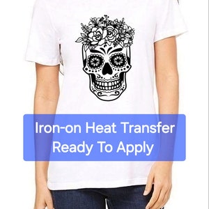 Vinilo de transferencia térmica DIY con diseño de calavera gótica y flores del Día de los Muertos, de alta calidad, listo para planchar o planchar, para camisetas, personalizado, DTF, terror y miedo.
