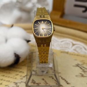 Vintage 1970s Seiko Ladies Mechanical Watch 19mm Gold Tone Textured Bracelet Brown Gradient Dial