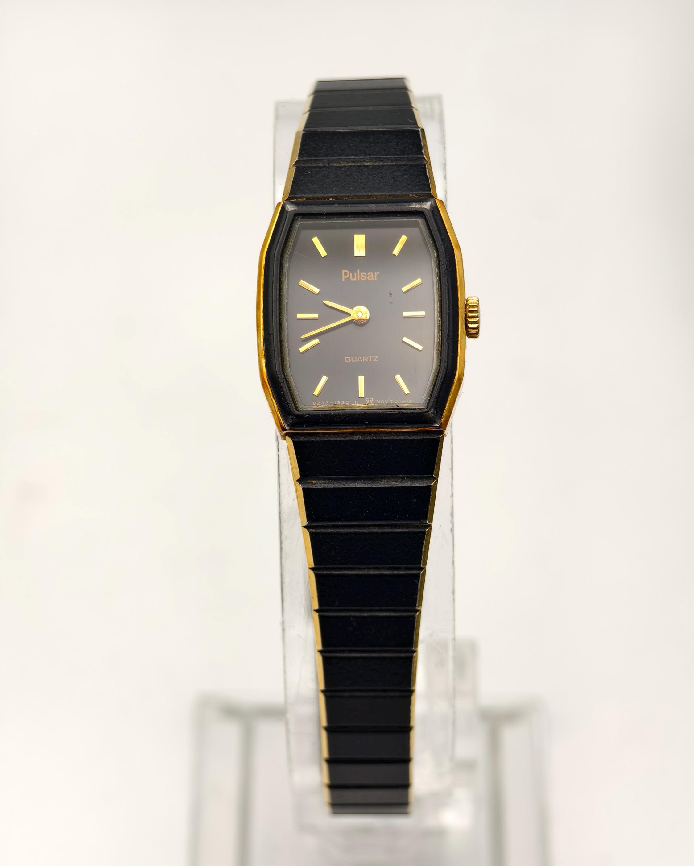 Vintage 1980s Pulsar Ladies Quartz Watch Black Dial Gold  display picture 1