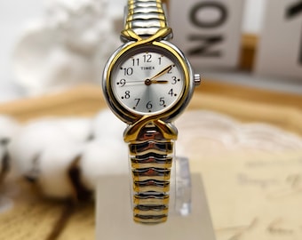 Vintage Timex Carriage Quartz Classic Womens Womans Silver  display picture 1
