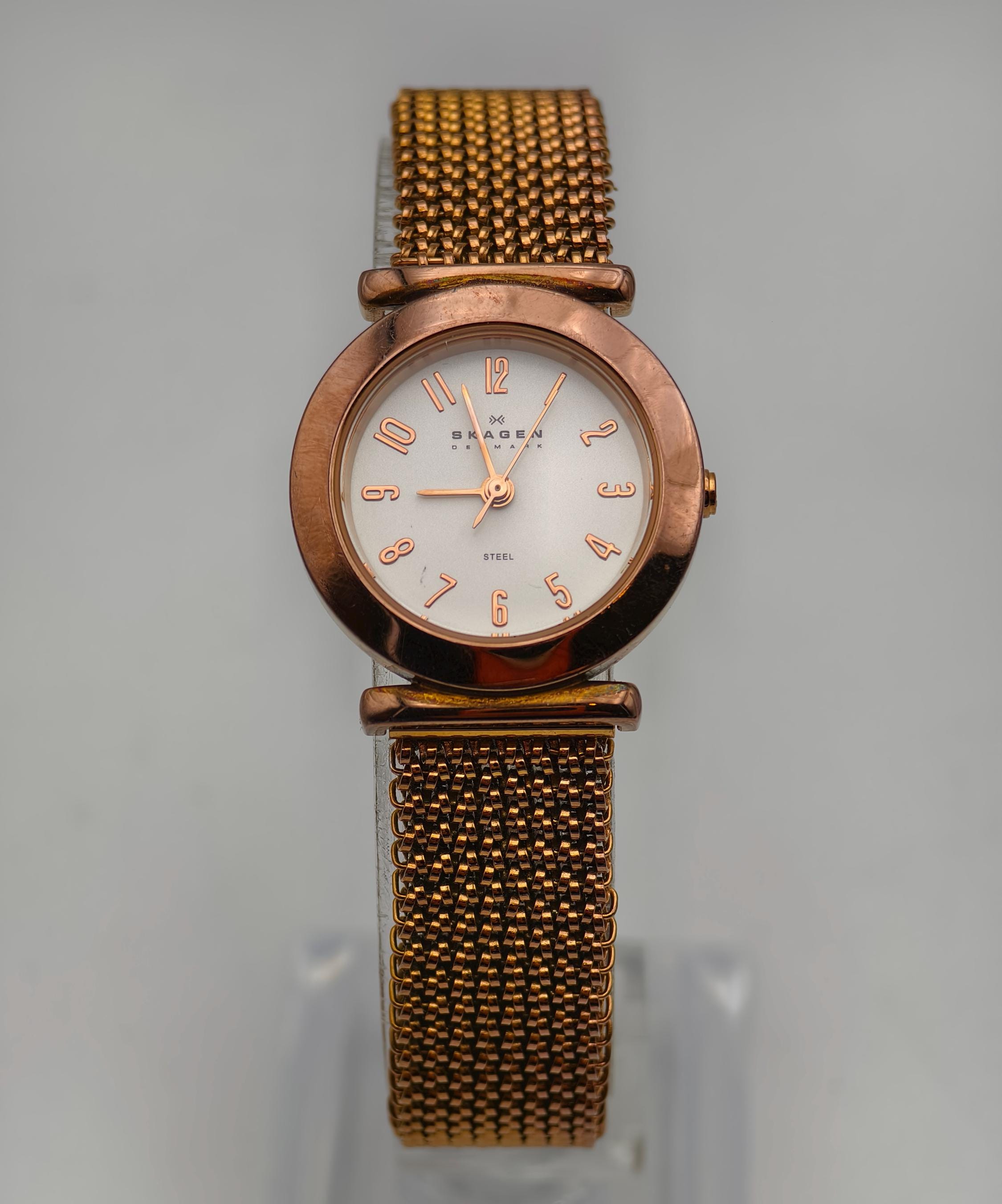 Vintage Skagen Ladies Rose Gold Quartz Watch Mesh Band 25mm 