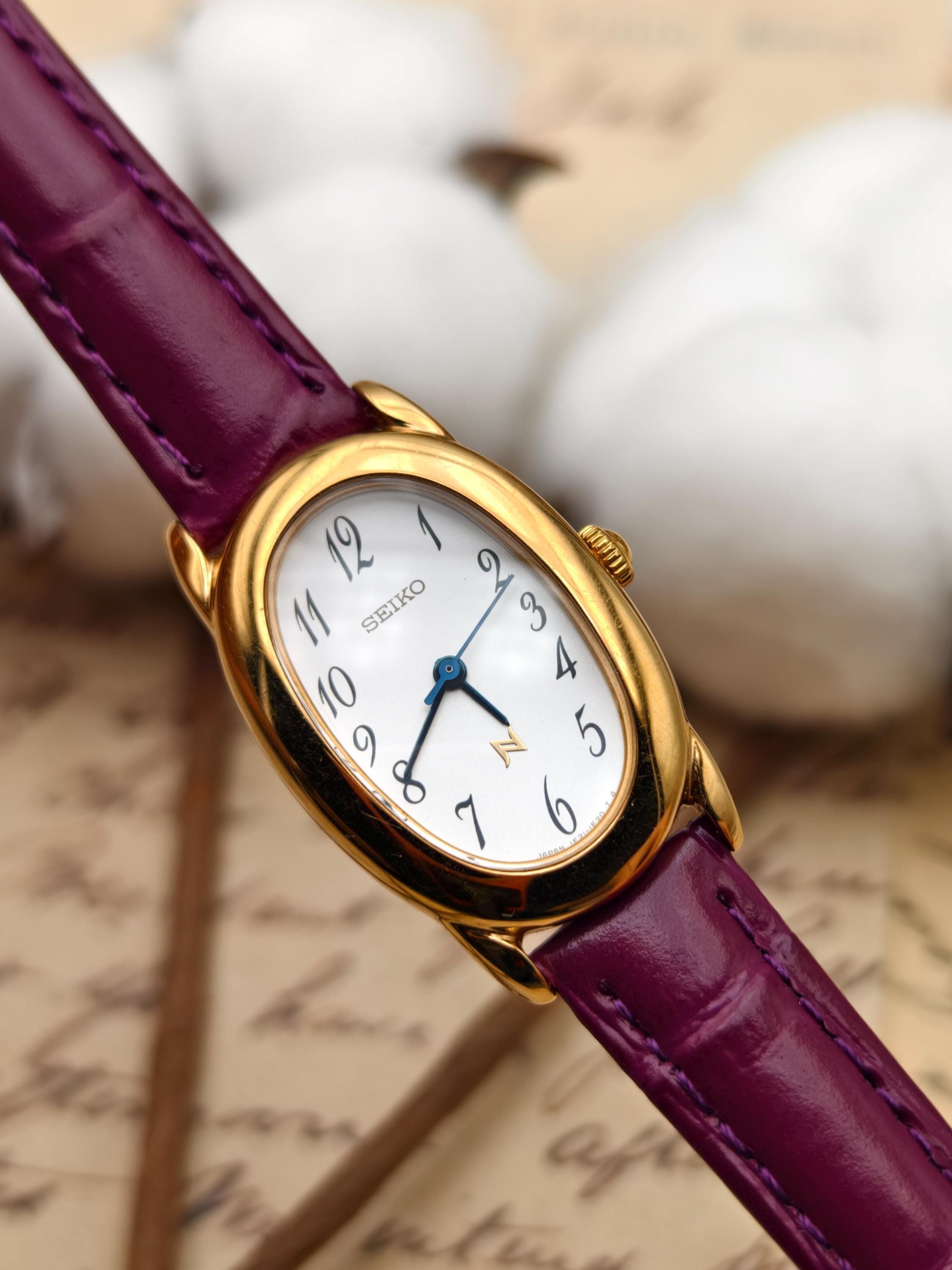 Seiko Gold Dial Women\'s Quartz Watch with Burgundy Patent Strap 2P20-0080 Seiko Watch Women 19mm Silver Dial Gold Tone Round 2P20-0080  main image 4