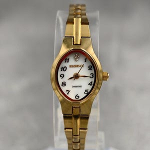 Elegant Elgin Ii Ladies Gold Tone Quartz Watch With Diamond  display picture 1
