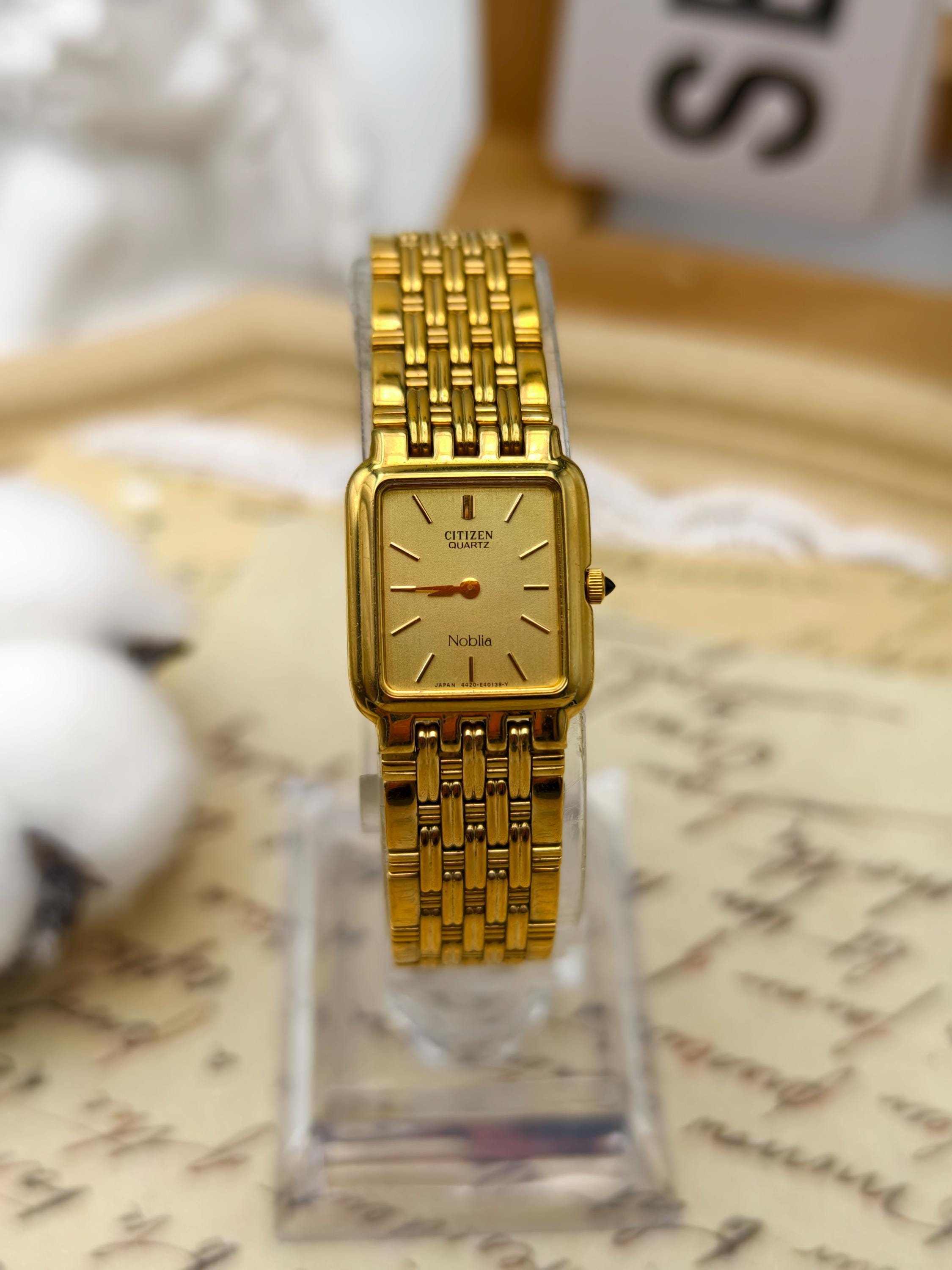 Vintage 1990s Citizen Noblia Ladies Quartz Watch Gold Tone