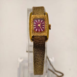 Vintage Seiko Ladies Gold Mechanical Watch Textured Bracelet 15.6mm