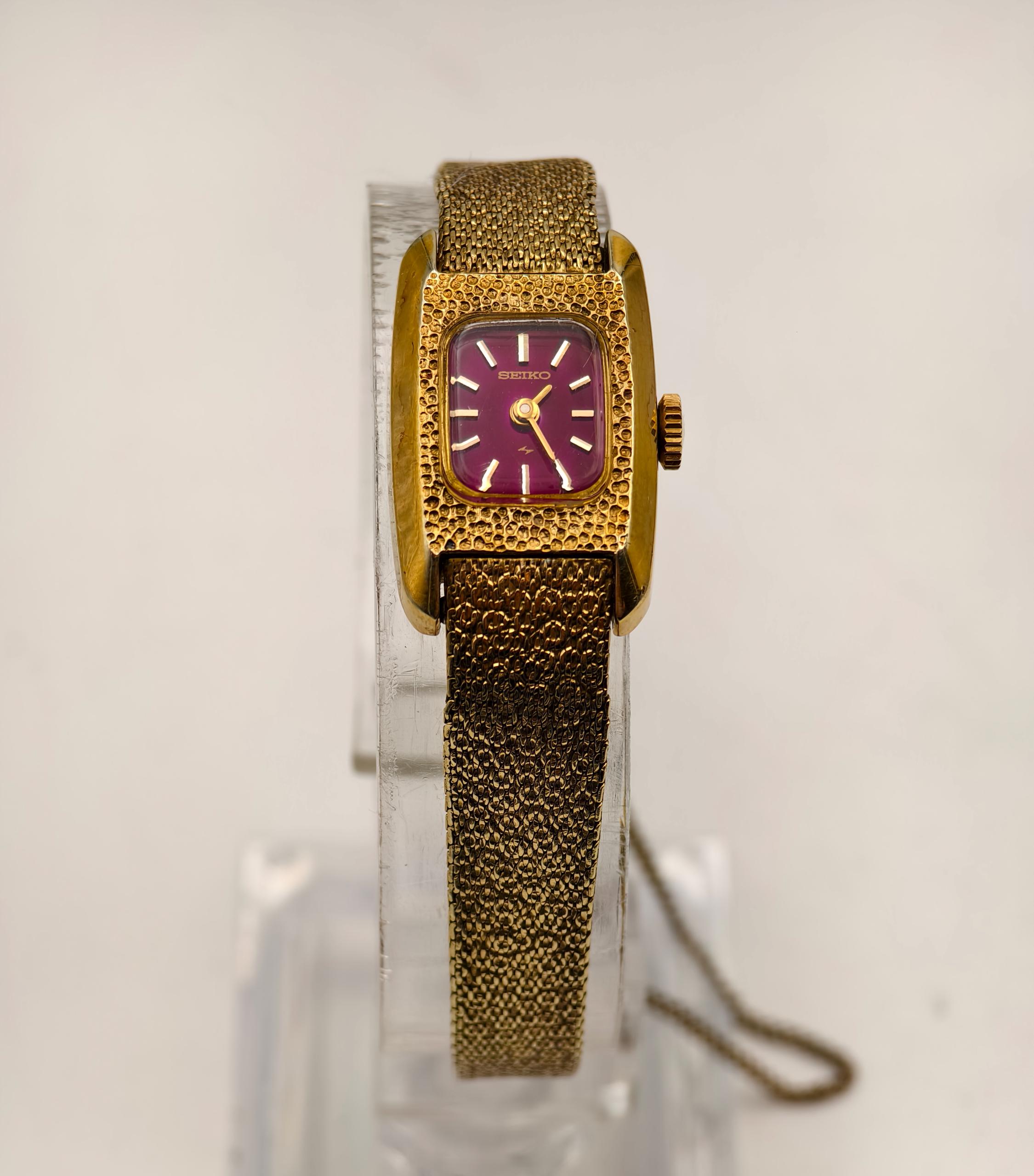 Seiko Ladies Watch Vintage Gold Tone Metal Bracelet and Dial Mechanical Winding Vintage Seiko “Datejust” Day Date (ladies size 24mm) Gold  main image 4