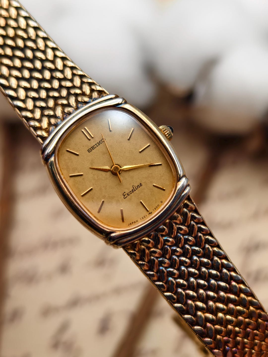 80s　SEIKO Exeline Vintage タンク　梨地　クォーツ Vintage 1980s Seiko Exceline Ladies Quartz Watch 18.6mm Gold Tone