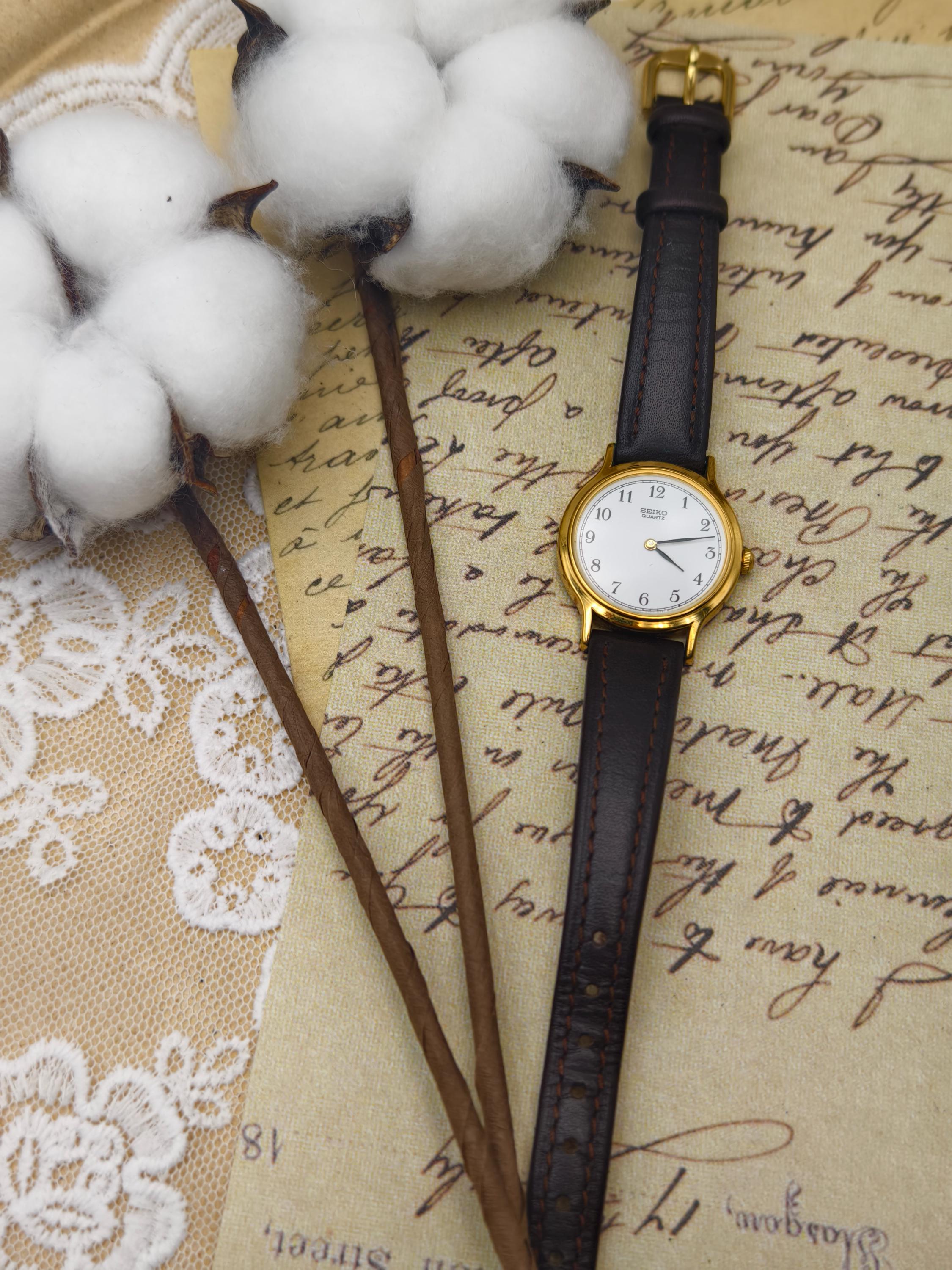 Vintage 1990s Seiko Ladies Watch: Gold Tone Case, Brown 