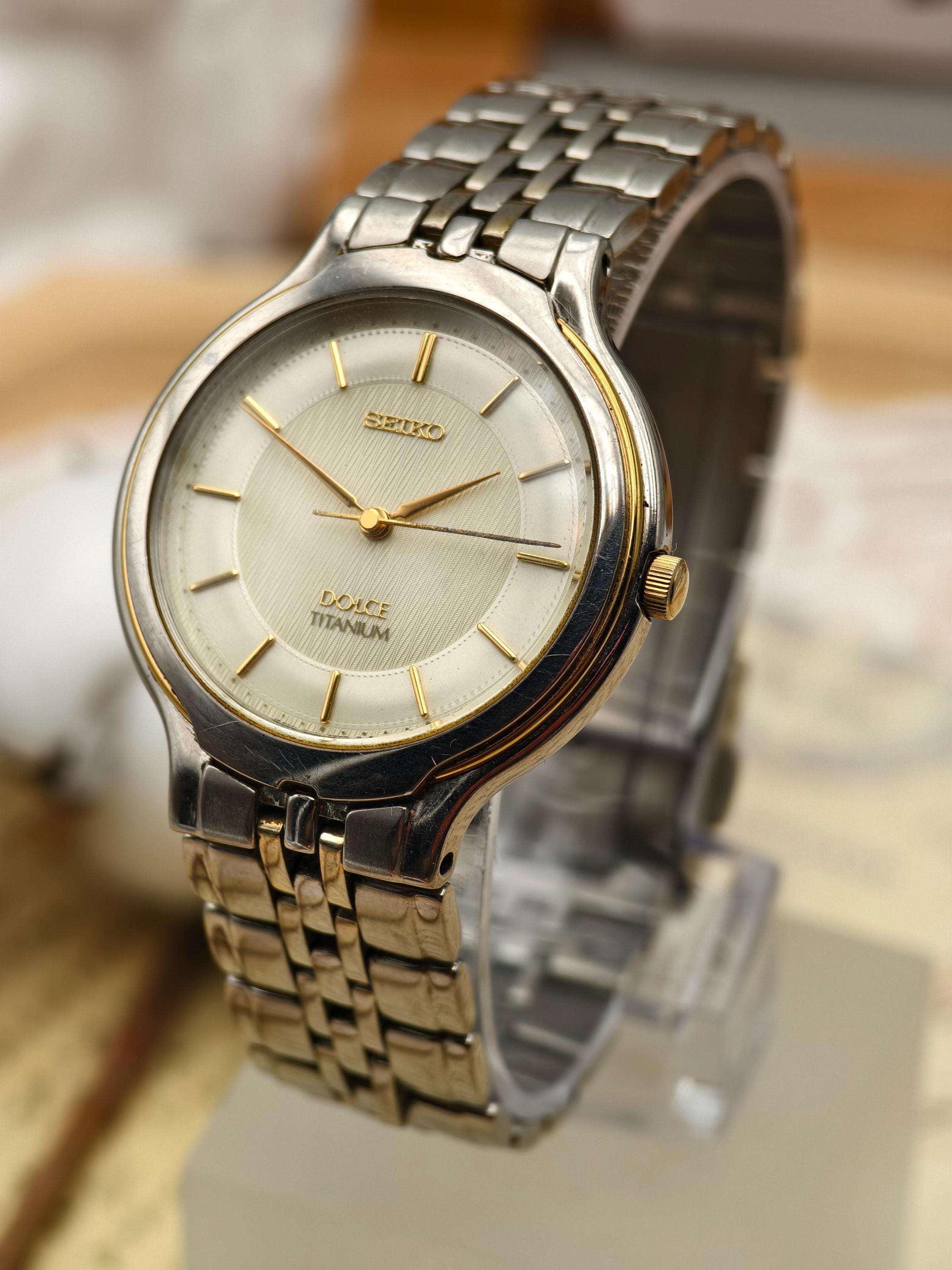 Vintage Seiko Dolce Ladies Quartz Titanium Watch 30mm Silver Gold 