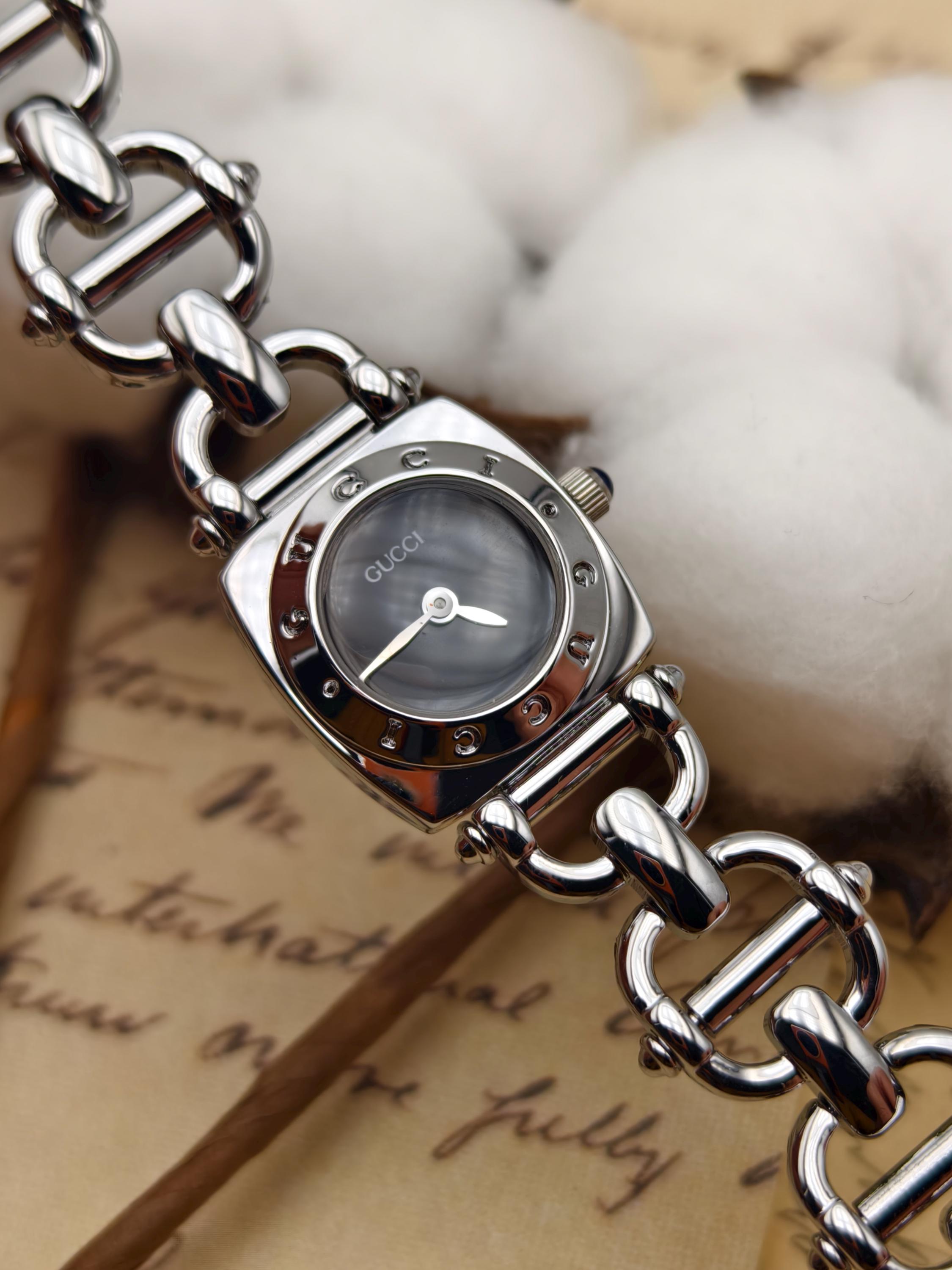 Gucci G-Timeless horse bit chain black and stainless steel square women\'s watch Available ✔️(Vintage ) ???Gucci 4200M Vintage Quartz  main image 3