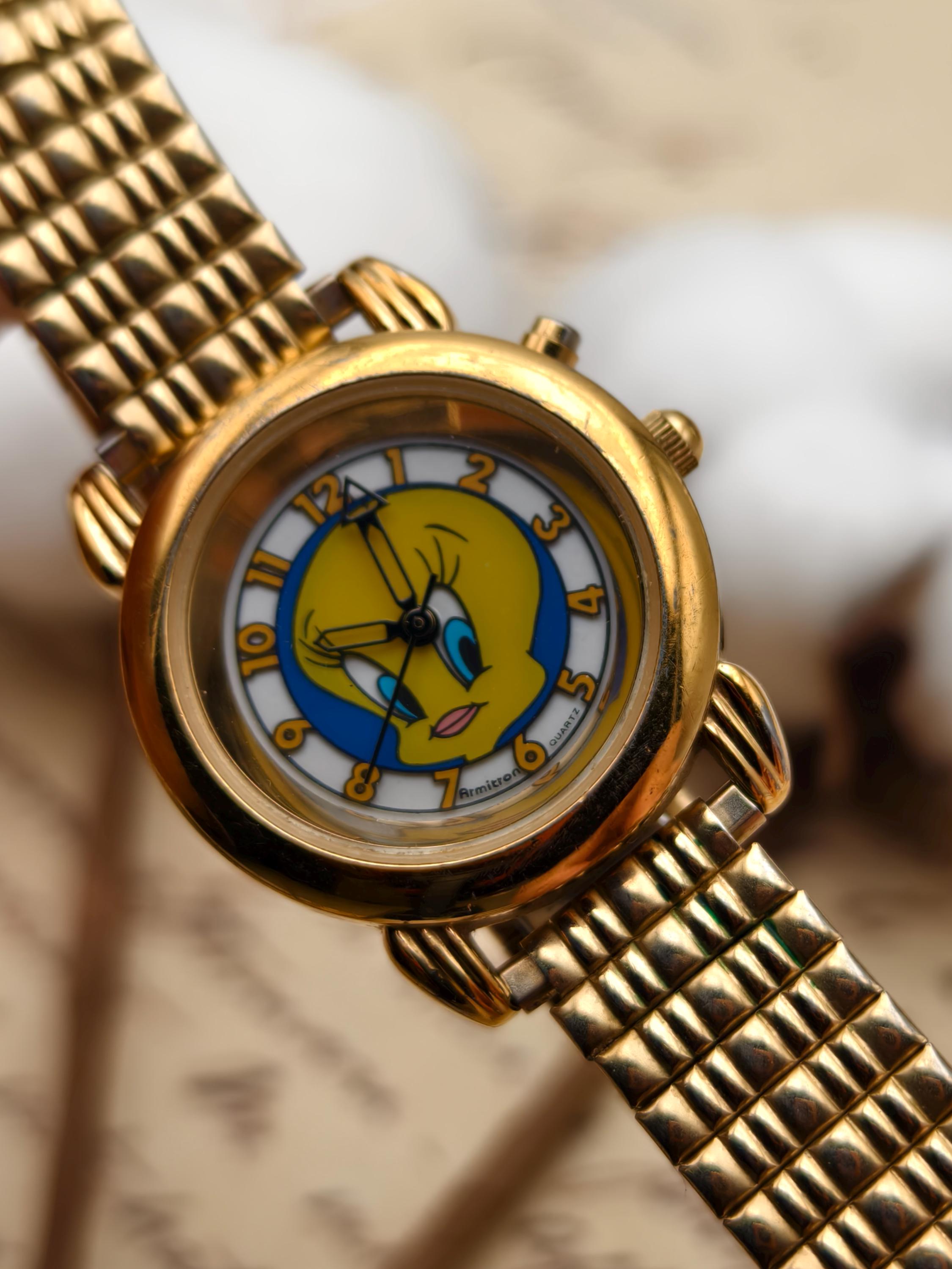Vintage 1990s Warner Brothers Tweetie Bird Sculpted Head Quartz Watch Warner Bros. Tweety watch vintage | Used - like new | $20.00  main image 4