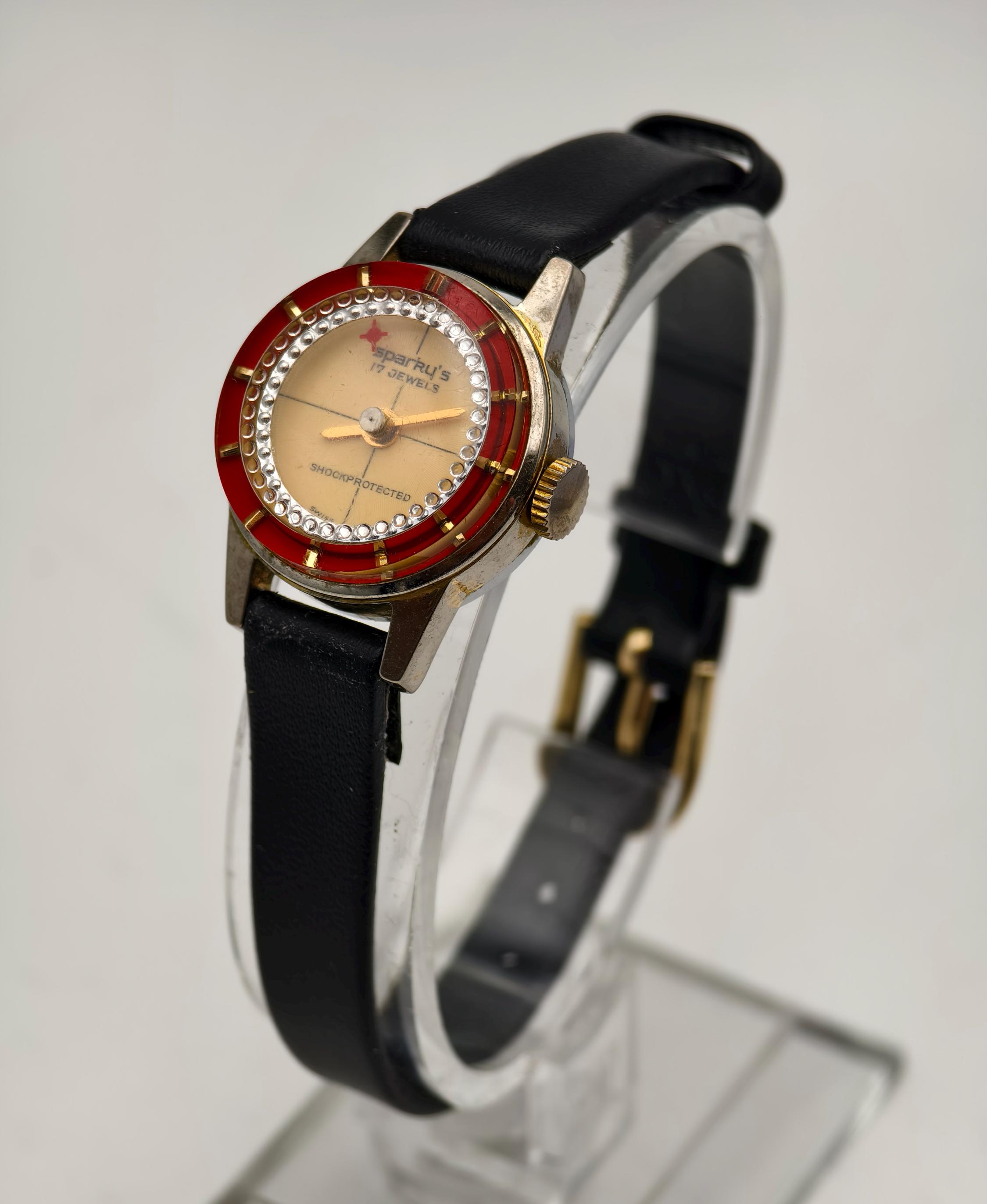 Montre VICTOIRE Mécanique 17 Rubis Pour Femme - Vintage - Cadran Doré, Bracelet Cuir Noir - Occasion