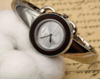 Vintage 1990s Gucci Bangle Watch: Stainless Steel, Silver Dial, Green Red Bezel
