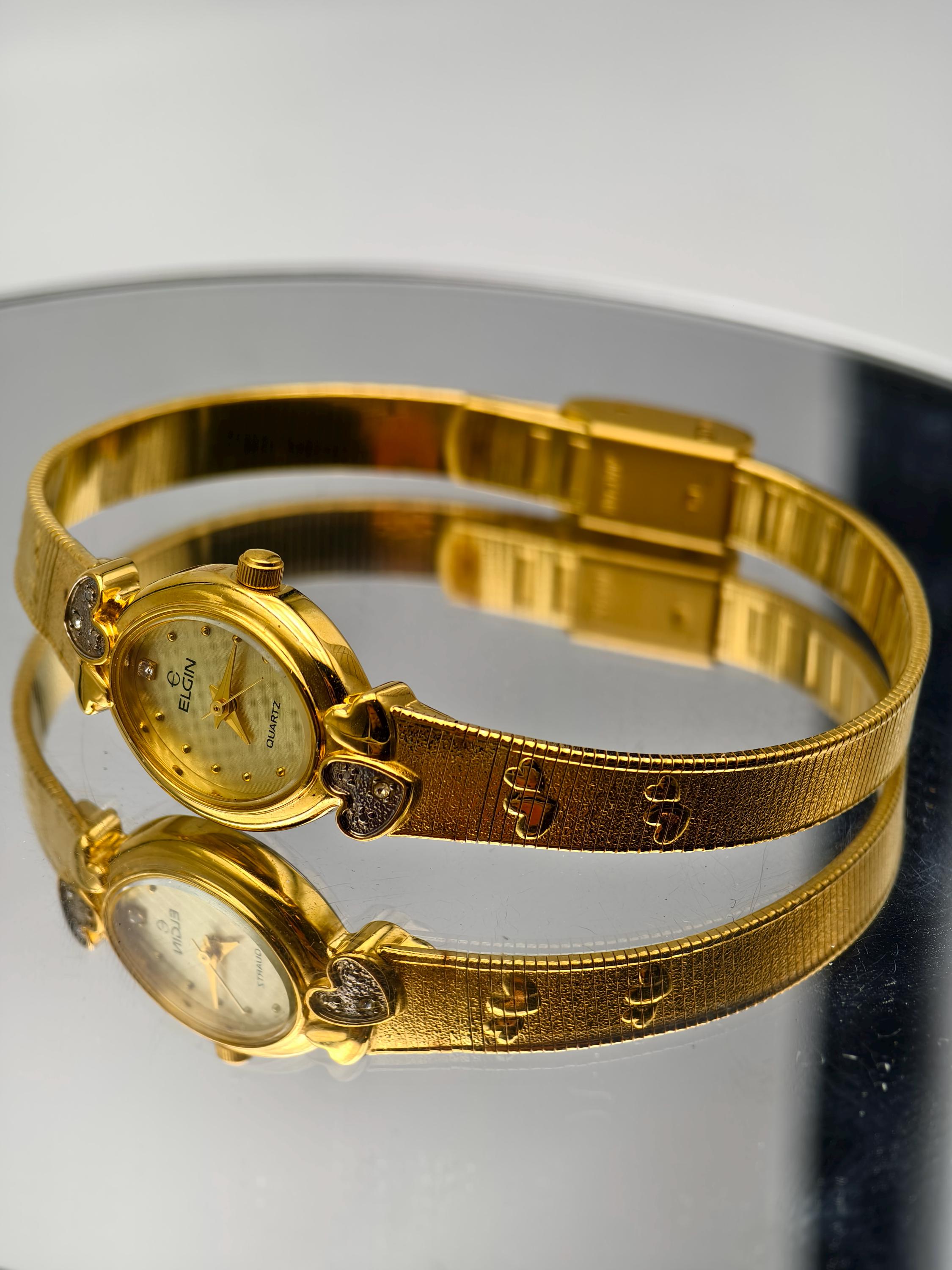 Vintage 1990s Elgin Ladies Gold Tone Quartz Watch Heart Motif Oval