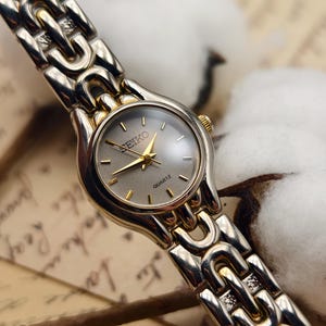 Seiko 90s Stainless Steel Women\'s Bracelet Watch - Silver with Black Dial Vintage SEIKO 90s Bracelet Silver Tone Watch , Japan Made  main image 3