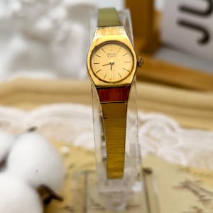 Vintage 1980s Seiko Ladies Quartz Watch Gold Tone Textured Bracelet 18.3mm