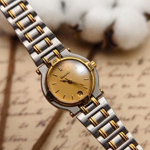 Vintage Gucci Two Tone Watch 9000L Gold•Silver Vintage Gucci 9000L 25mm Two Tone Gold & Steel Women main image 2