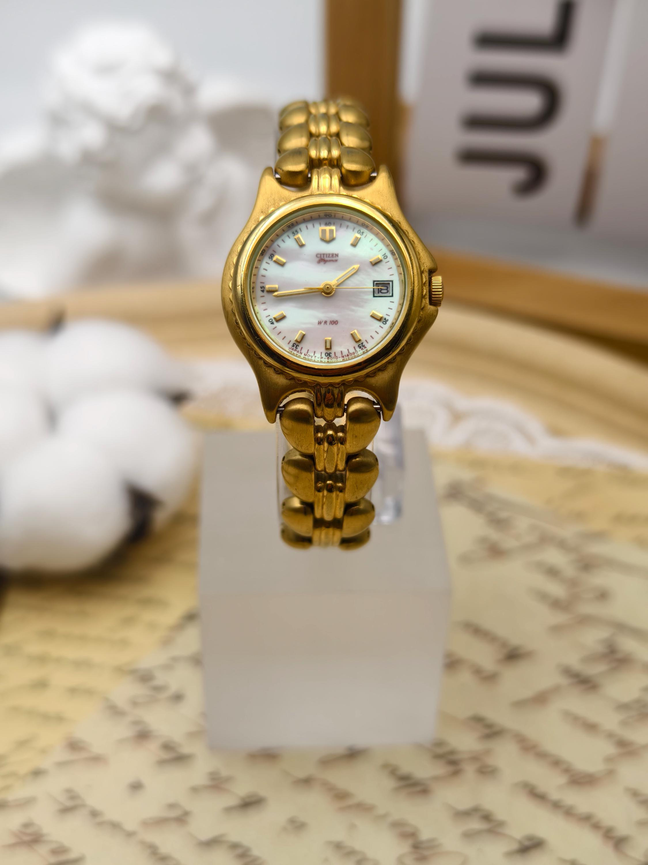 Citizen Vintage Ladies 1990\'s Wrist Watch Mother of Pearl Two Tone Gold Plated Vintage Citizen Watch: Mother of Pearl Face, Two-tone  main image 2