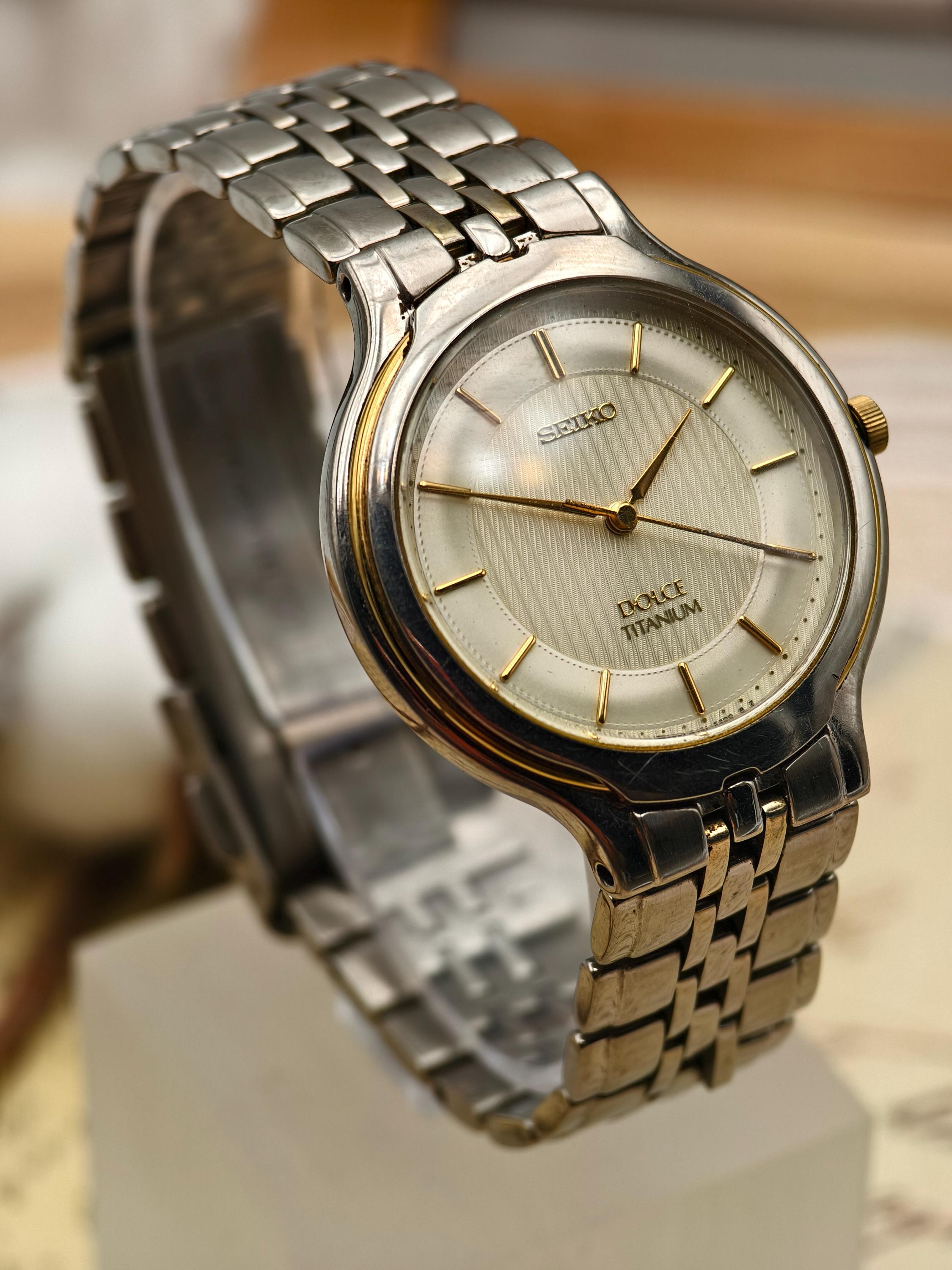 Vintage Seiko Dolce Ladies Quartz Titanium Watch 30mm Silver Gold