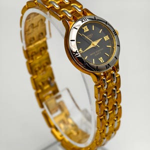 Vintage 1990s Seiko Ladies Two-Tone Gold Black Dial Quartz Watch 23.9mm Roman Numerals
