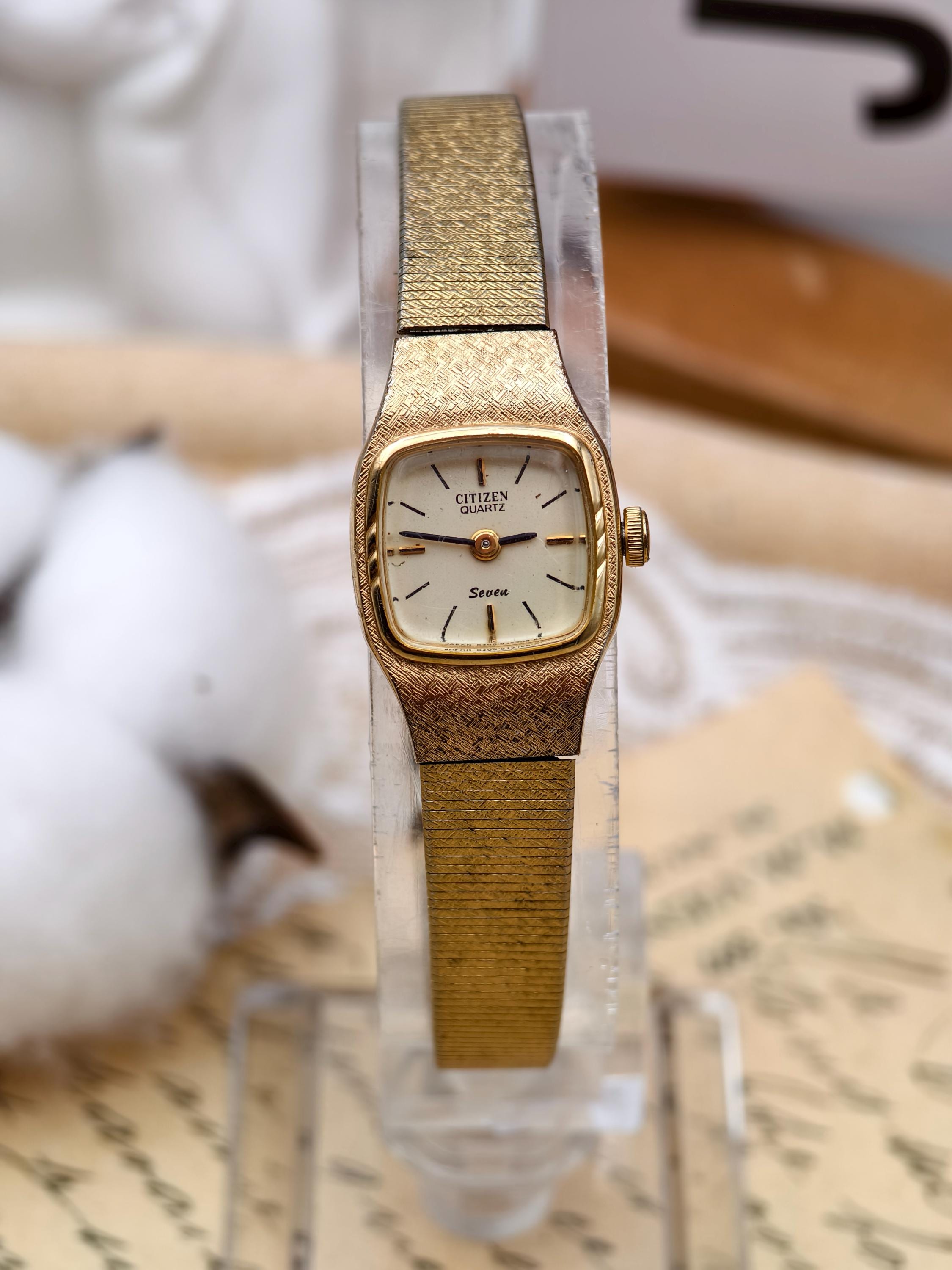 Vintage 1980s Citizen Ladies Gold Tone Quartz Watch 17.4mm