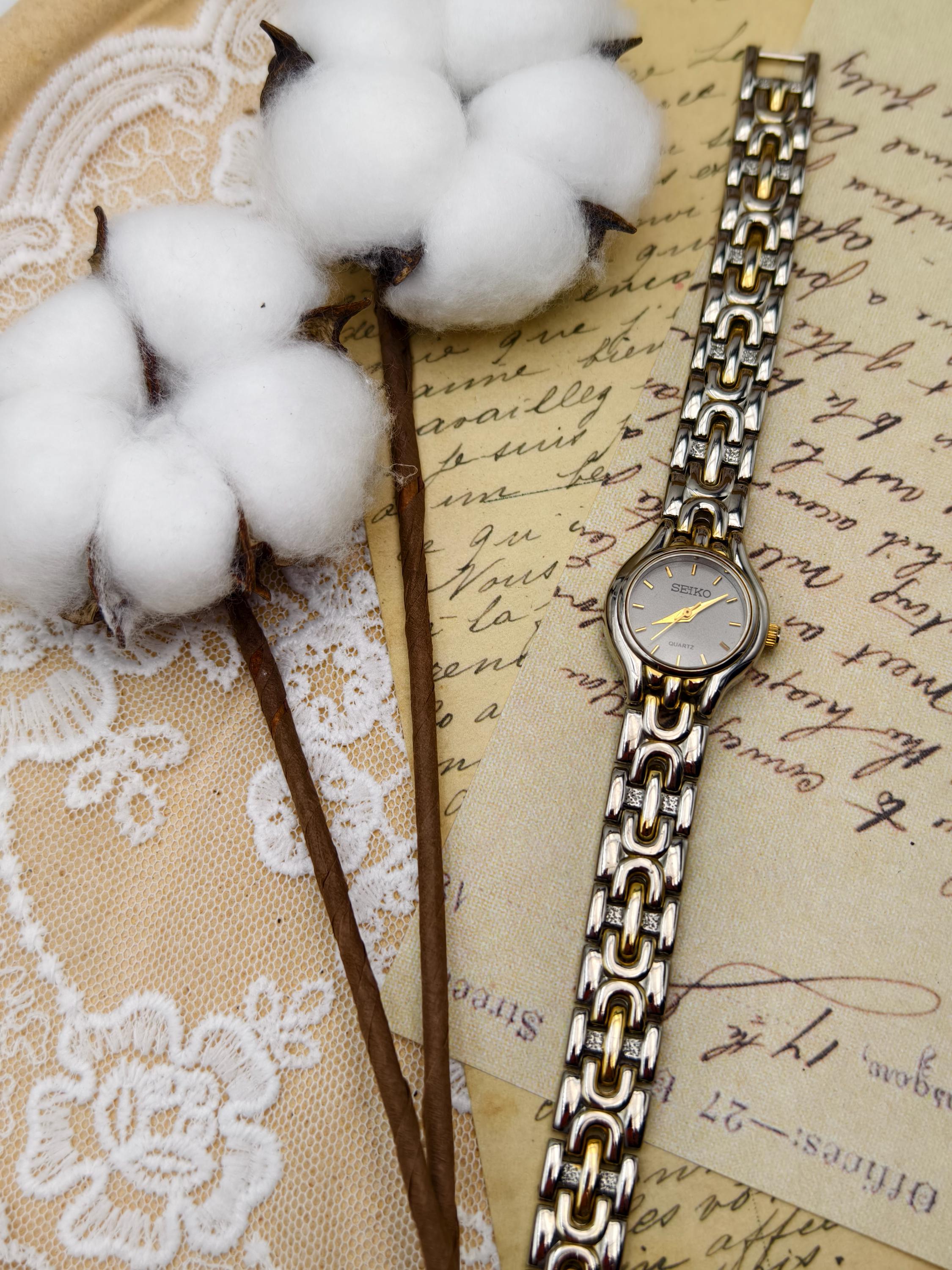 時計 90s archive SEIKO ladies bracelet Watch Vintage 1990s Silver-Tone Ladies' Seiko Tisse Quartz Watch