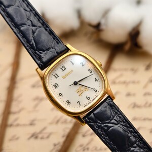 Gold Burberry Watch - Etsy display picture 2