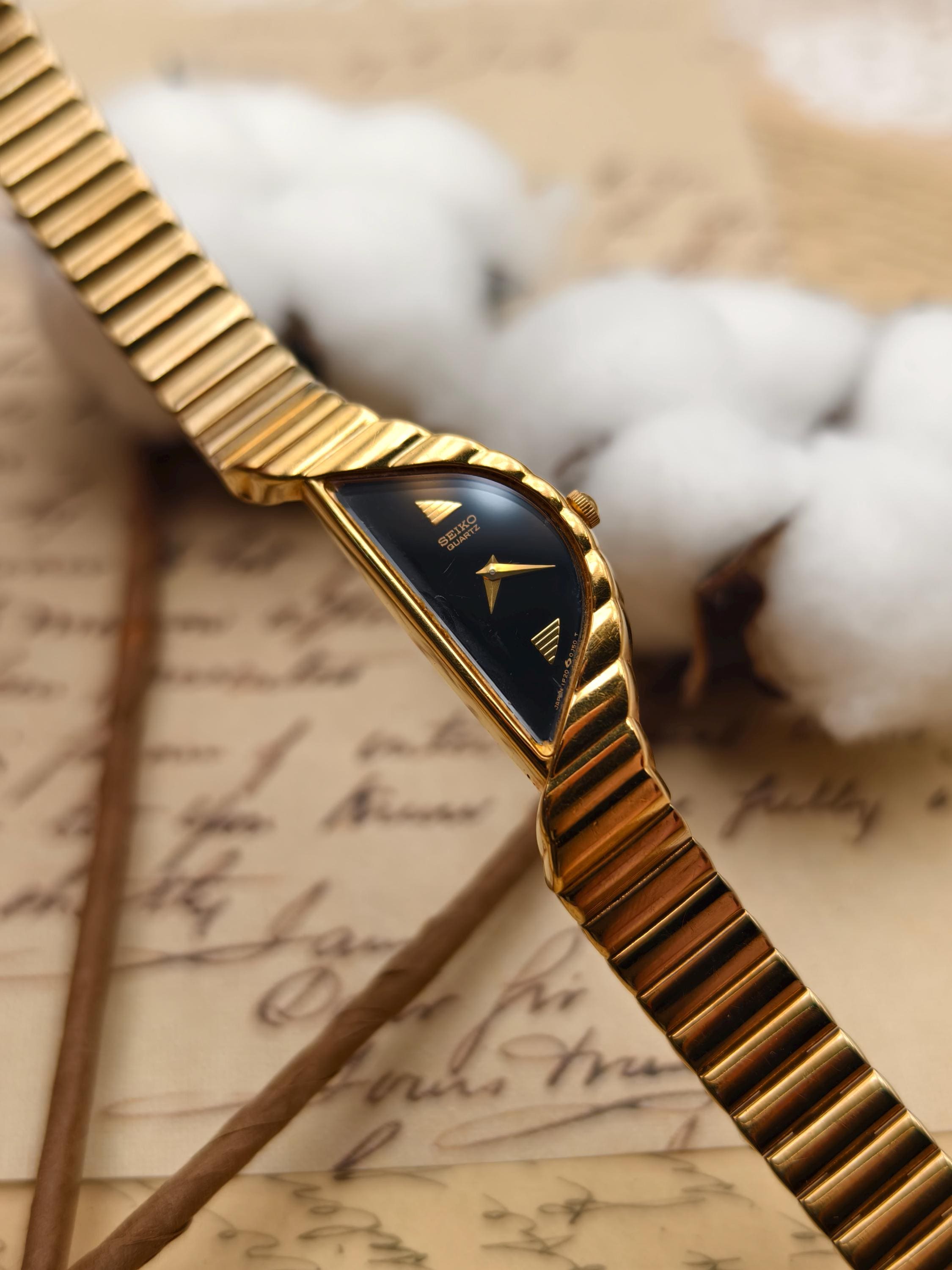 SKU0510 Retro Gold Asymmetrical Women Fashion Watch‎ Stainless steel + gift bag Rose Gold Watch and Bracelet Set main image 3