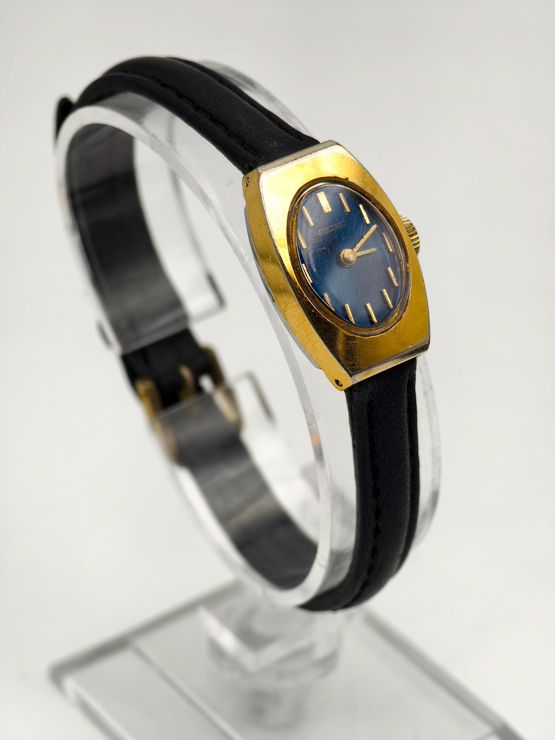 Vintage 1970s Seiko Ladies Gold Tone Mechanical Watch Oval  display picture 2