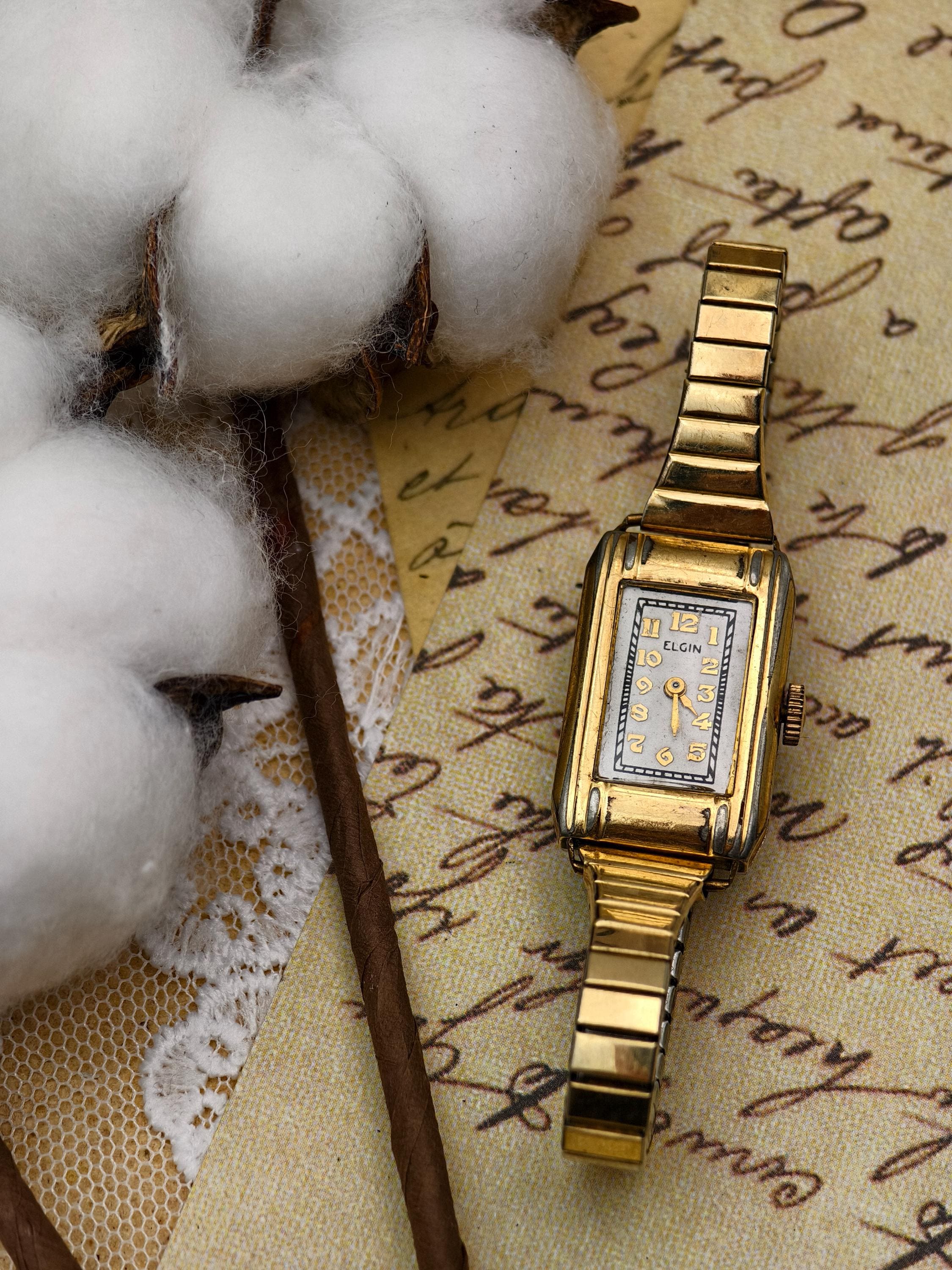 Vintage Lady Elgin Women’s Mechanical Watch – Gold-Tone (1940s–50s) Vintage Elgin Ladies Wristwatch Gold Tone Rectangle Case  main image 3