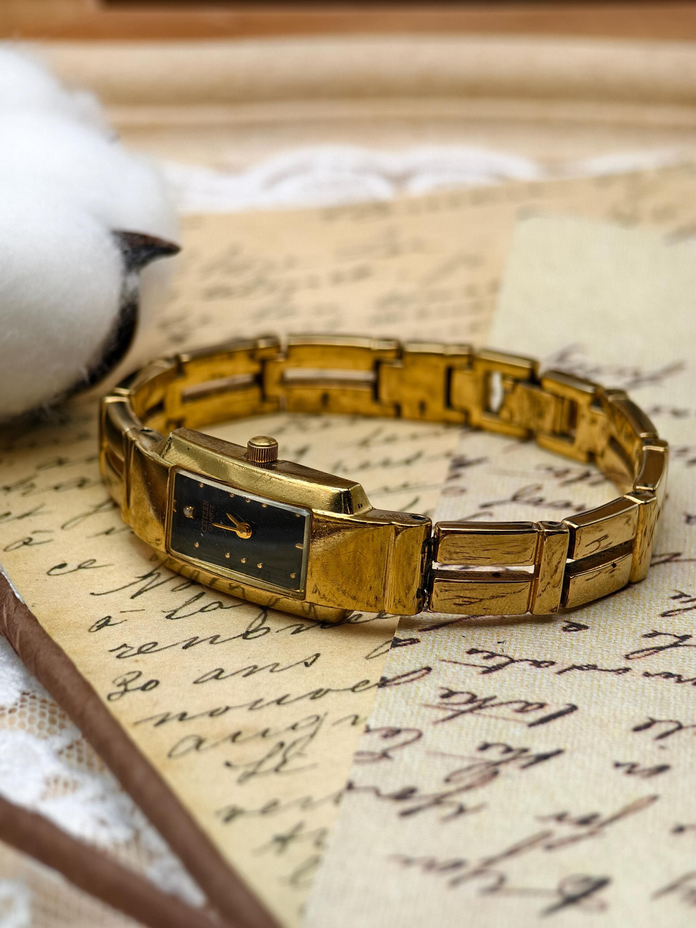 Vintage 1990s Citizen Ladies Quartz Watch Gold Tone  display picture 3