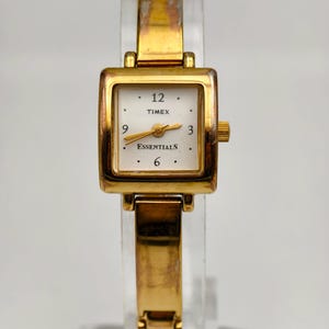 Vintage 1990s Timex Ladies Gold Tone Square Quartz Watch 20.1mm Essentials Dial