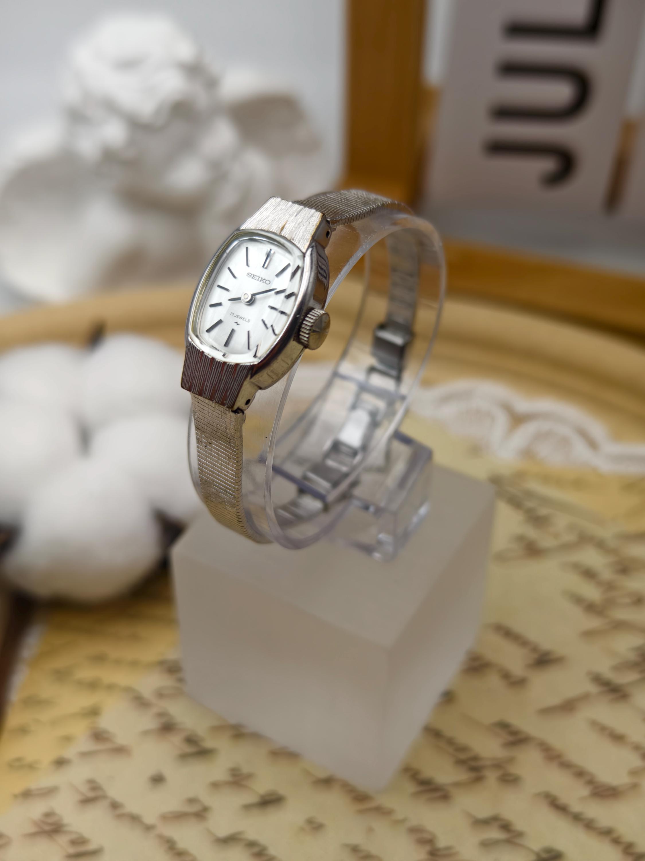 1970年代のヴィンテージ セイコー レディース 機械式腕時計 17石