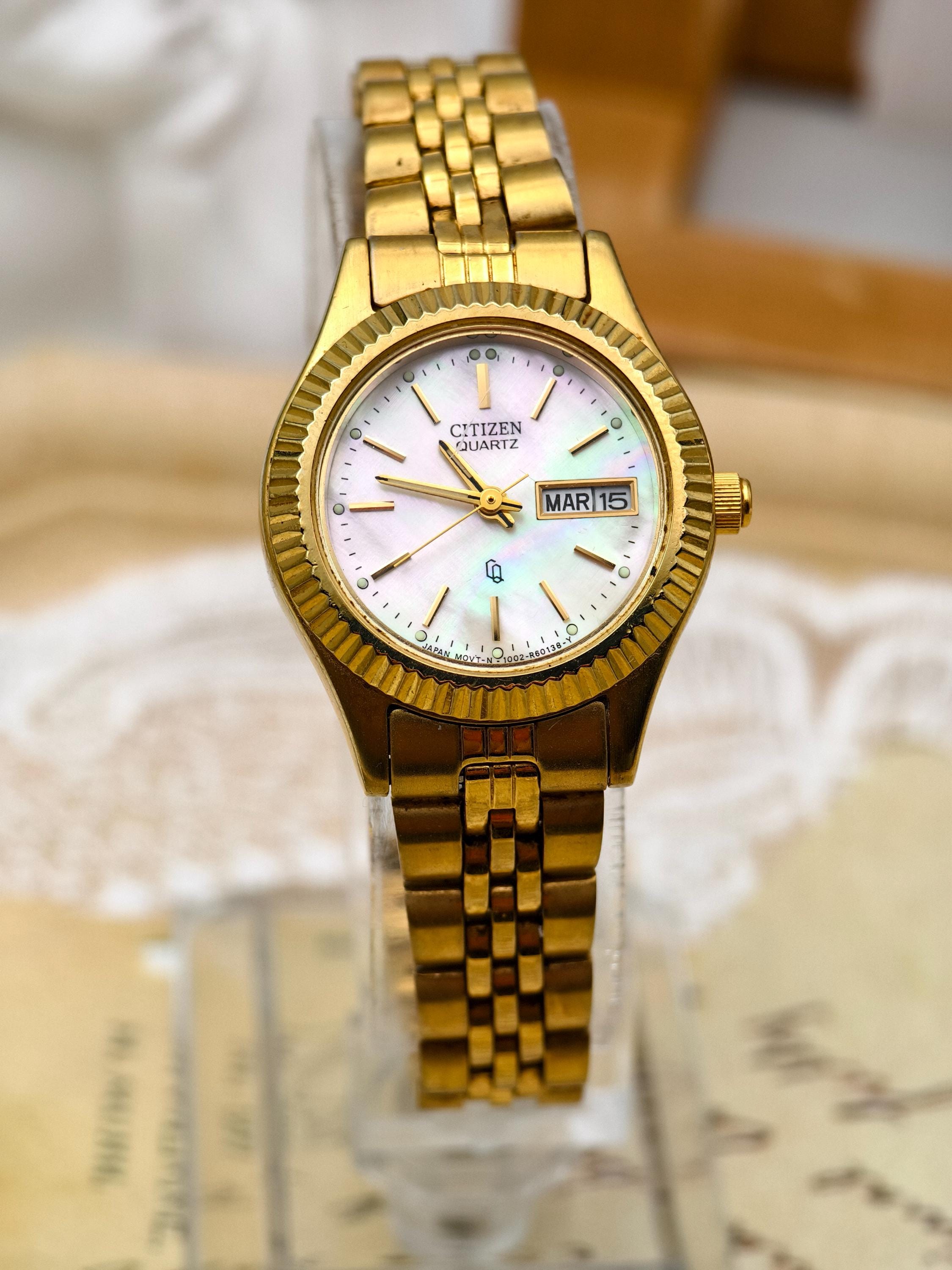 Vintage 1990s Citizen Ladies Gold Tone Quartz Watch Mother  display picture 3