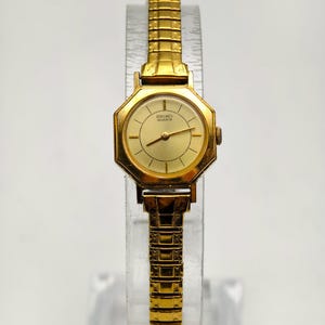 Vintage Seiko Ladies Gold Quartz Watch 19mm Octagon Case Expansion Band