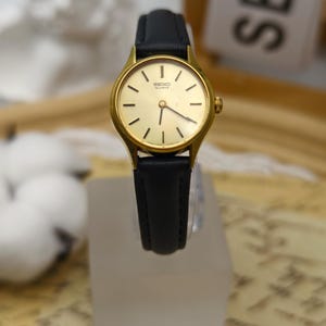 Vintage 1990s Seiko Ladies Quartz Watch Gold Tone Champagne Dial
