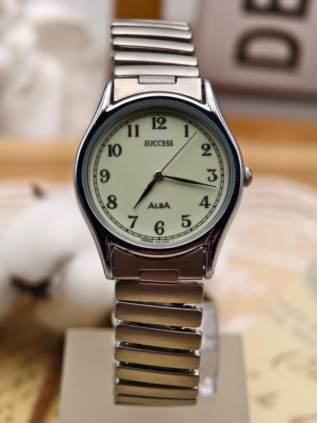Vintage Alba Success Unisex Quartz Watch White Luminous Dial Arabic ...