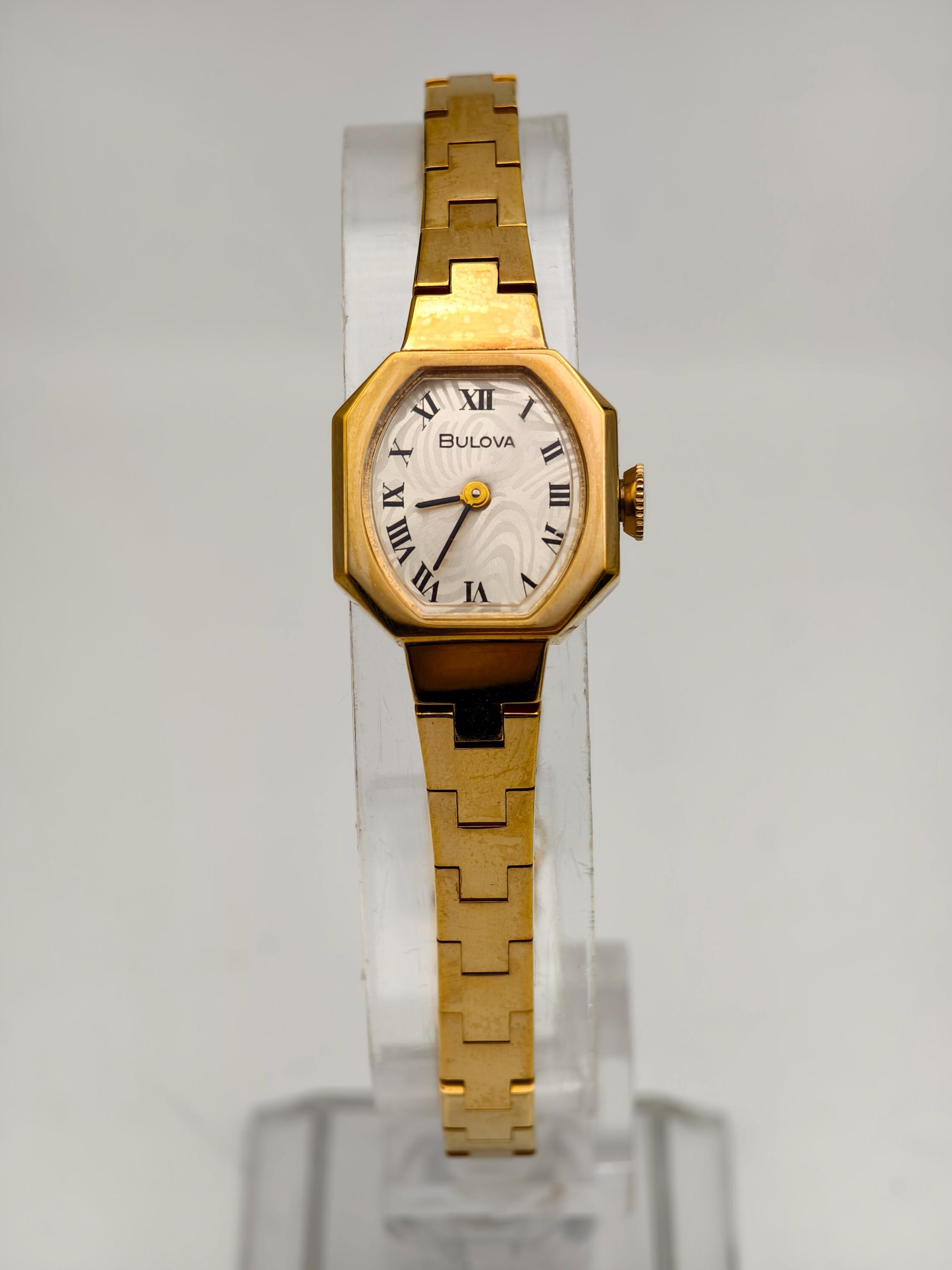 Vintage Bulova Quartz‎ Octagon Bezel Gold Tone Women\'s Watch Vintage BULOVA Octagon Watch | Mercari main image 3