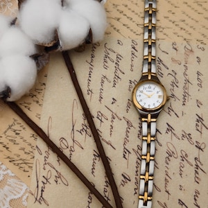 Vintage 1990s Fossil Ladies Two-Tone Quartz Watch 24.4mm Date Window