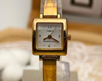 Vintage 1990s Timex Ladies Gold Tone Square Quartz Watch 20.2mm Essentials Dial