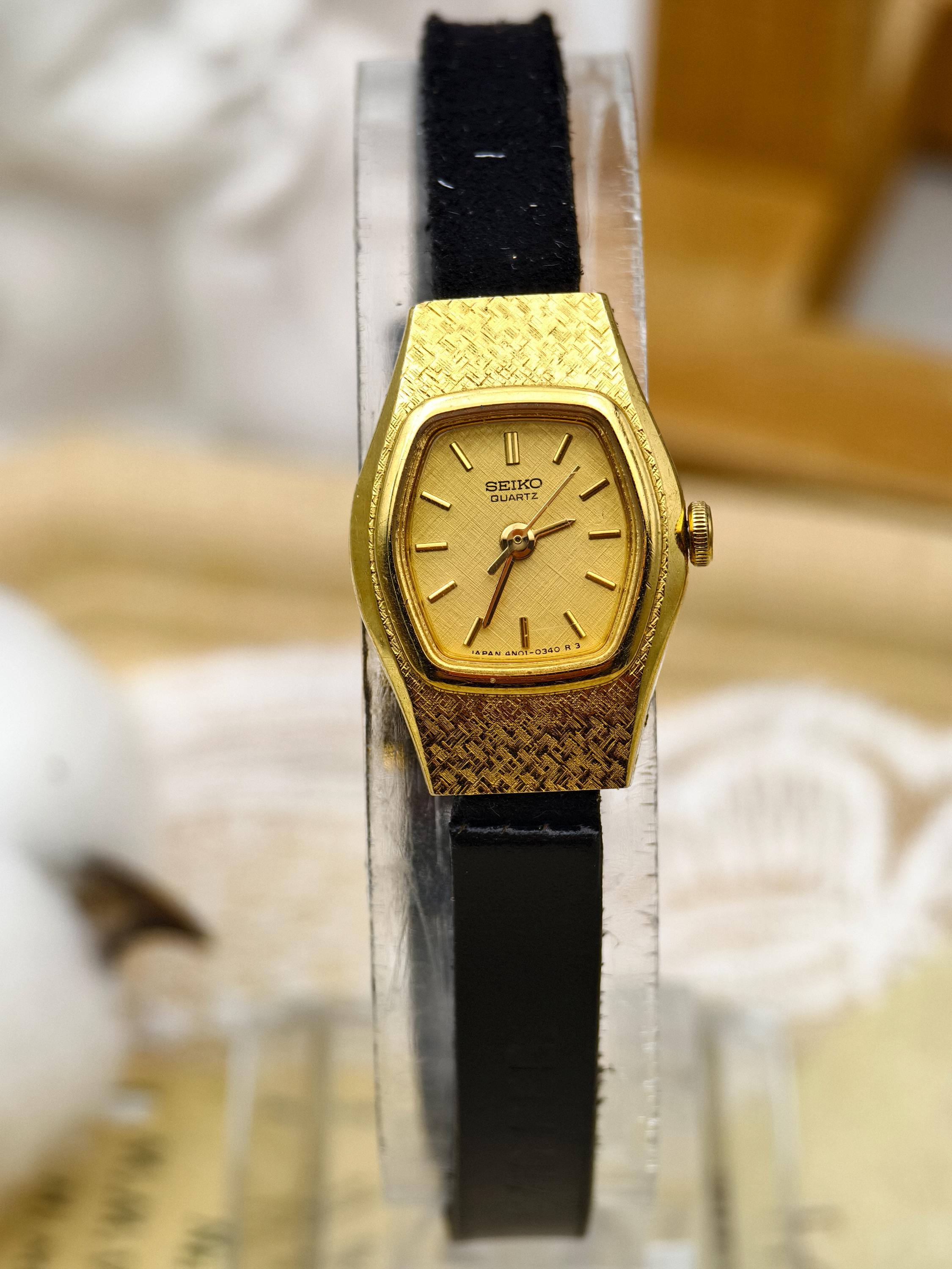 Seiko Quartz Ladies Watch Gold Tone Rectangle Case Textured Band 387034 Vintage Seiko Women main image 3