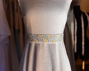 Cintura ricamata personalizzata / Cintura floreale su misura / Ricamo di ispirazione folk / Colori personalizzati