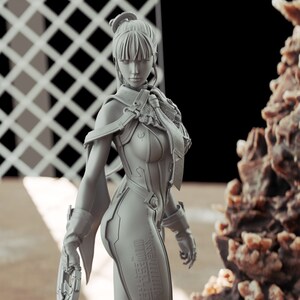 Eve Figure v2 | 3D Printed Resin Statue | Pin Up Figurine | MODEL KIT | UNPAINTED | 200 mm