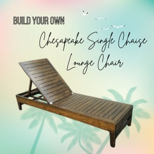 Peut inclure: Construisez votre propre chaise longue Chesapeake Single Chaise. Une chaise longue en bois avec un design à lattes, inclinée contre un fond tropical.