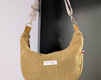 Halbmondförmiger Cordbeutel