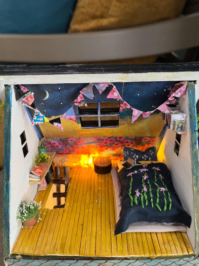Handmade Fairy Cottage House with Vines, Flowers, Lights image 12